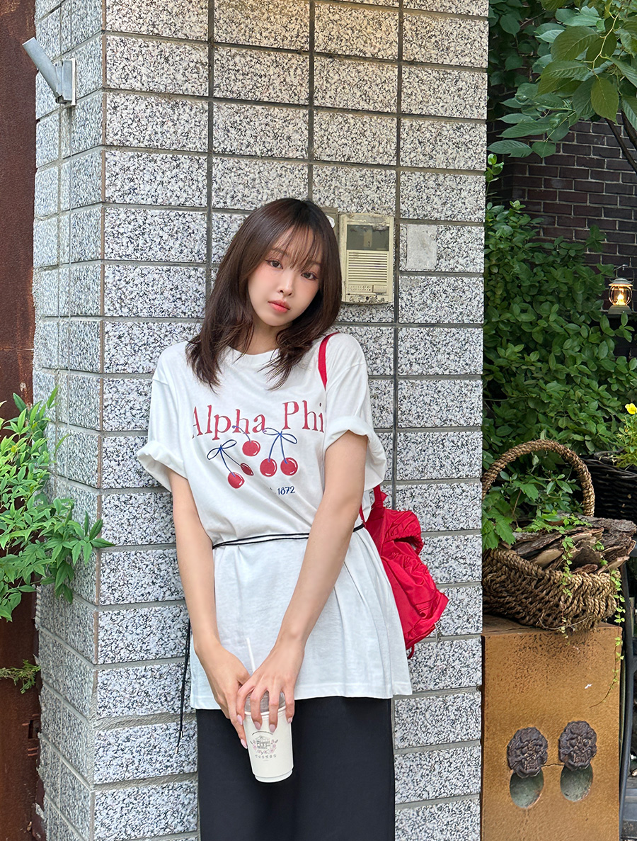 ヘンエンプリンティングティーシャツ