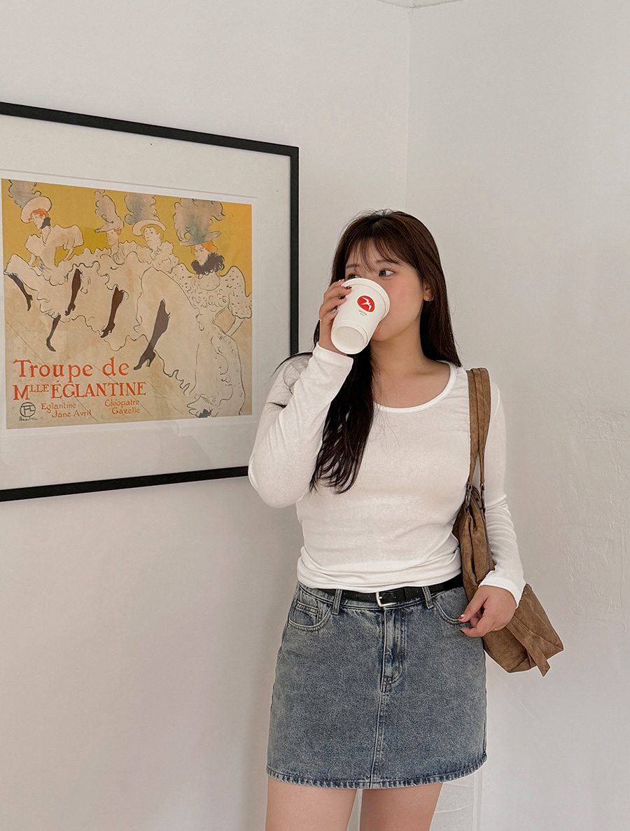 モンジードゴルジUネックティーシャツ