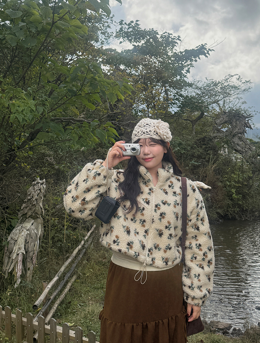 エディントダンブルフラワーキルティングクロップドジャンパ（1.5オンス）