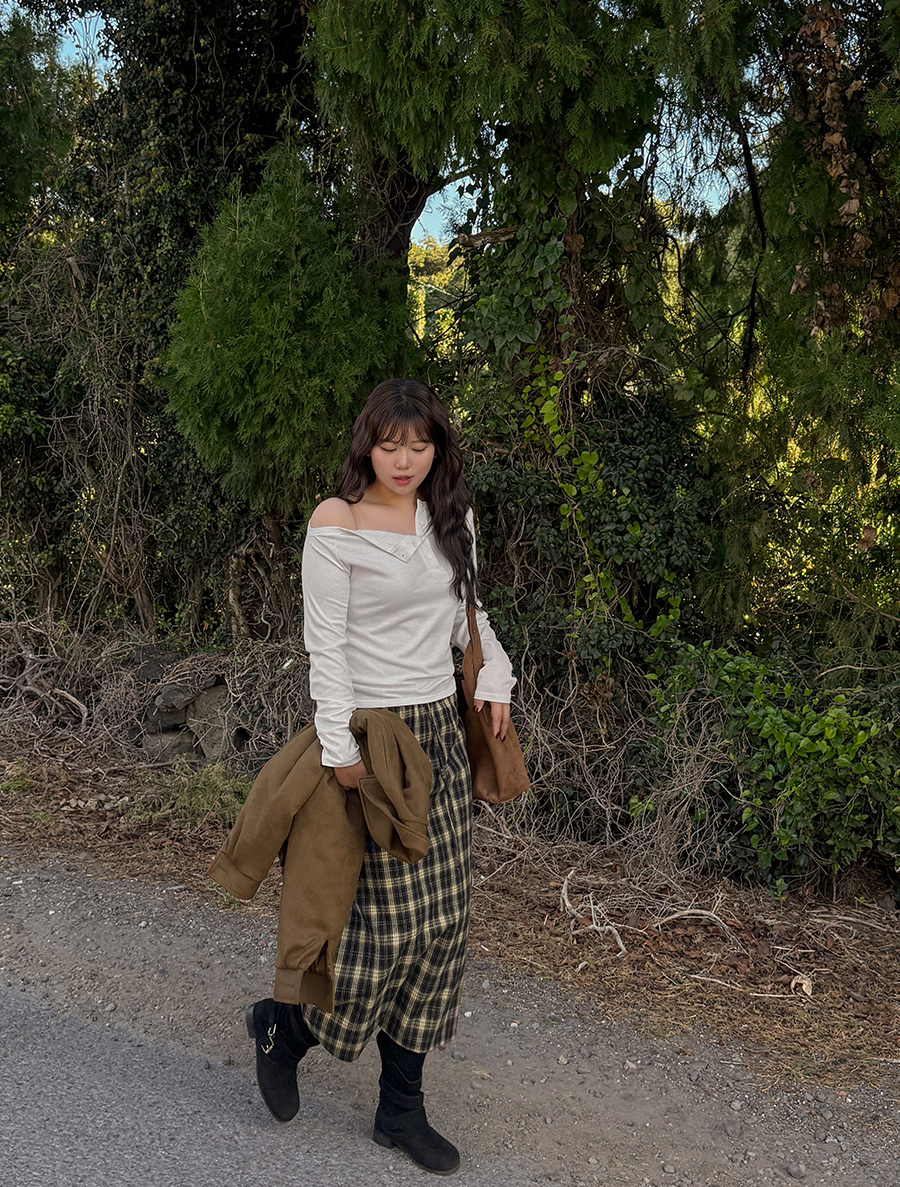 トーベルボタンオフショルダーティーシャツ