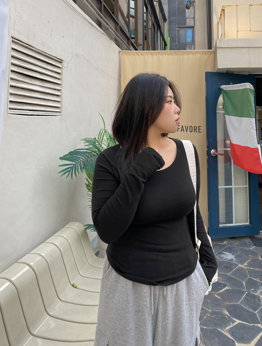 ゼラブンアンゴラウォーマーティーシャツ