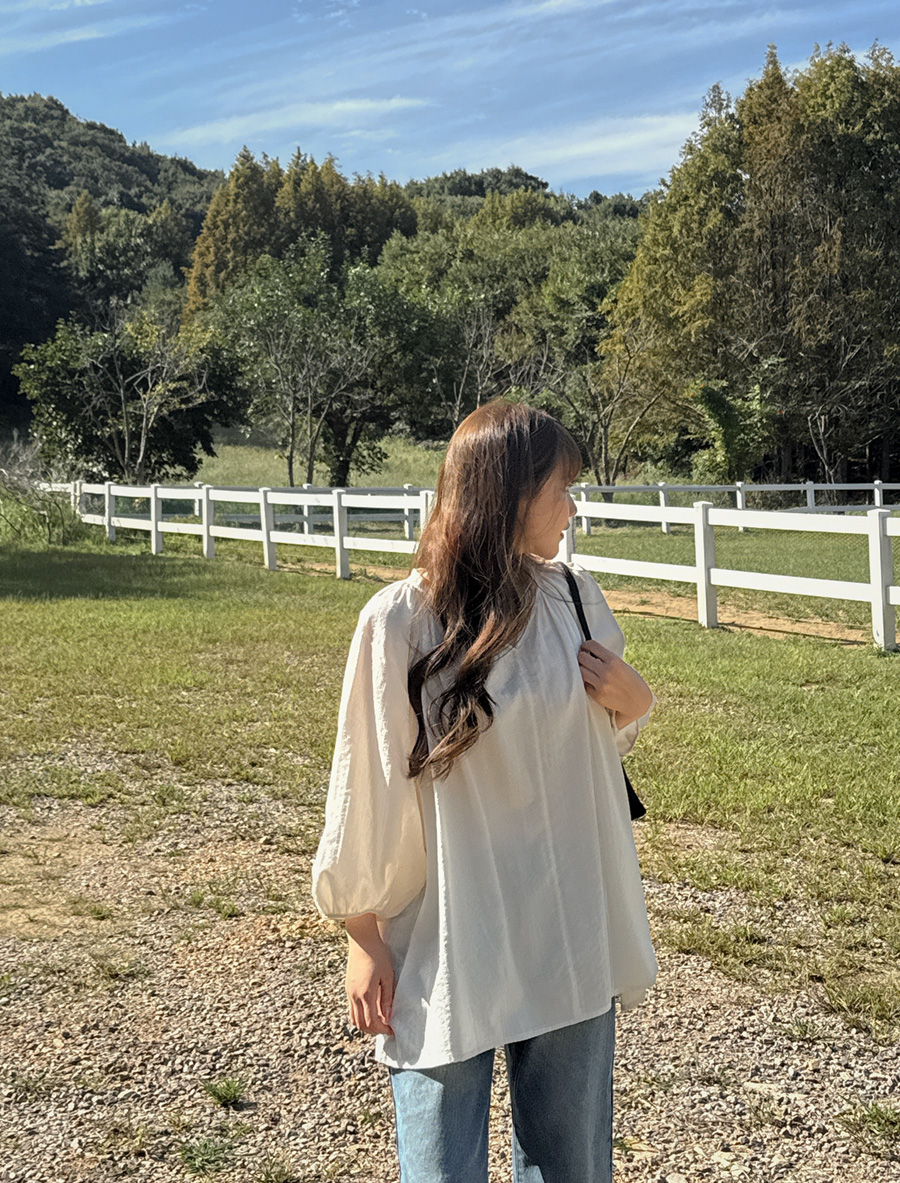 ルテミュシャーリング トイム パフ ブラウス