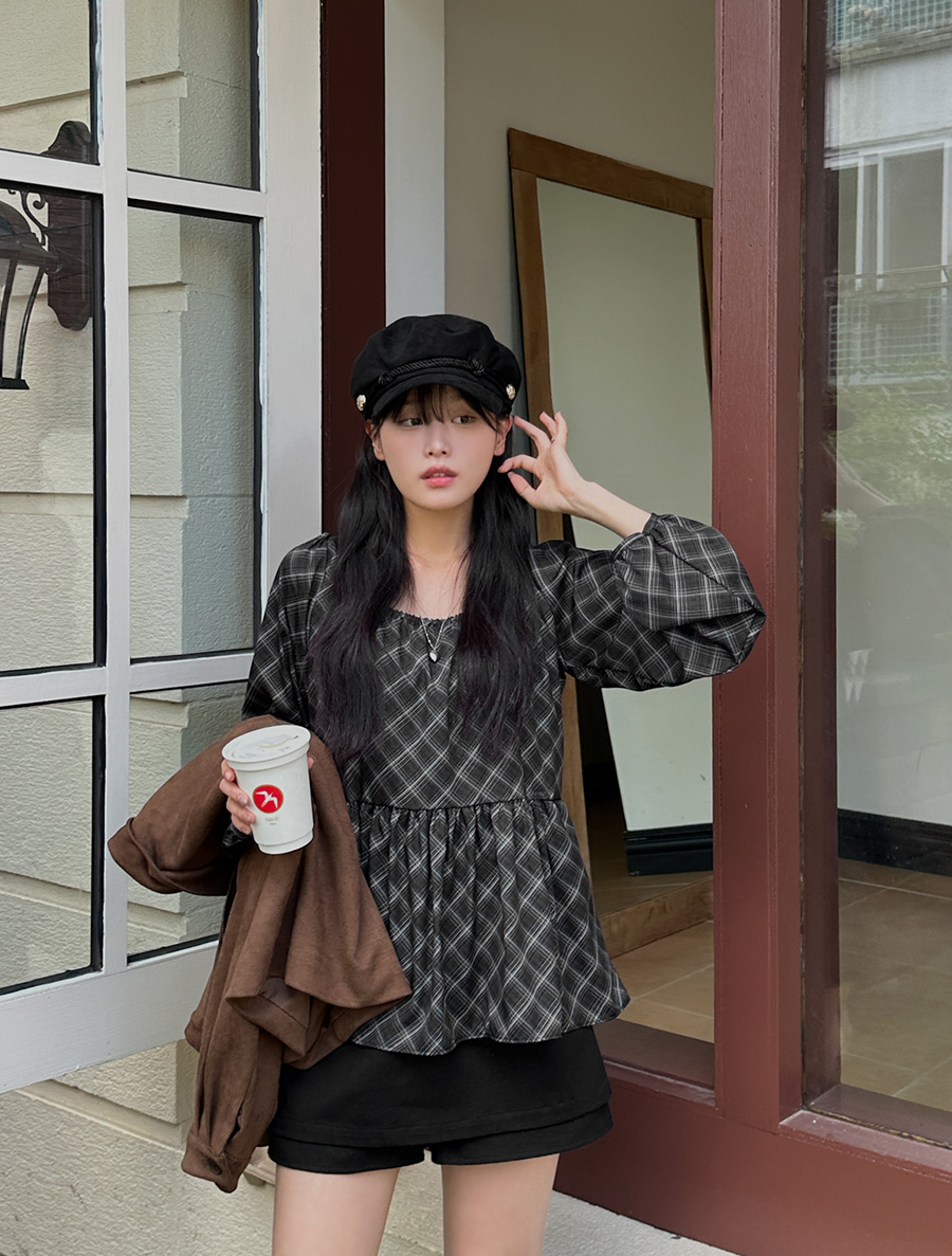 フェリーミュースクエアネックチェックシャーリングブラウス