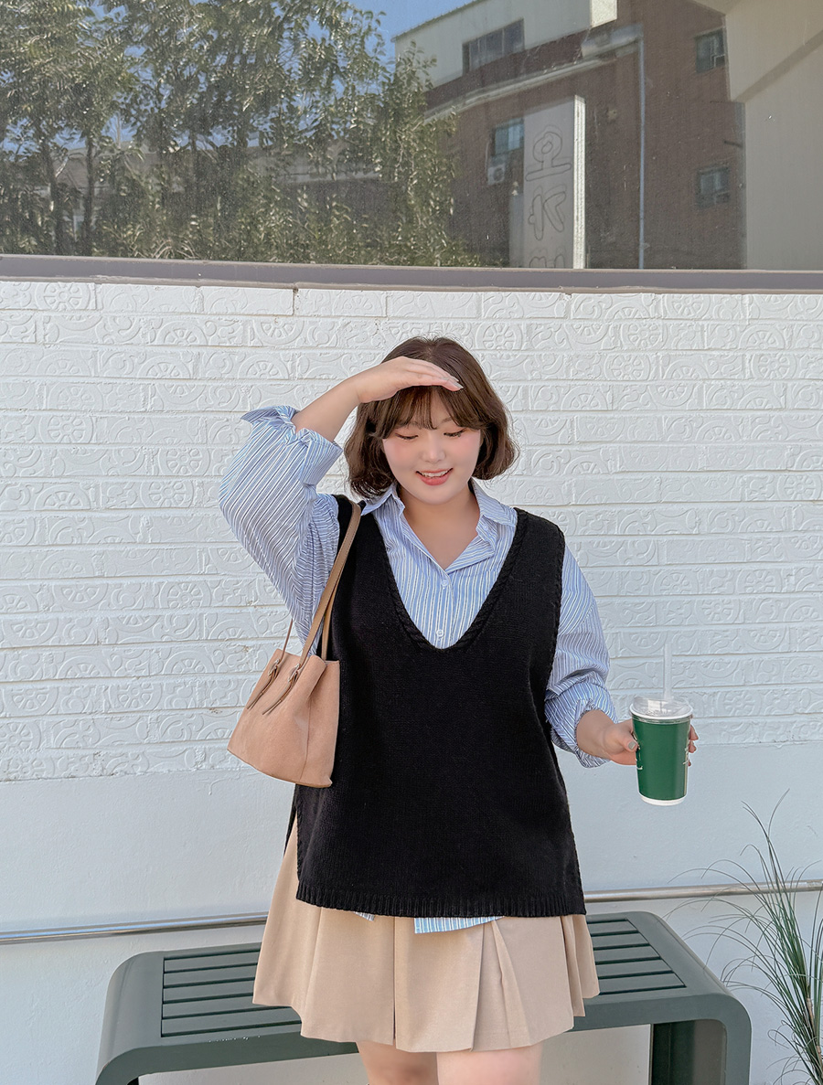 ポエジンウールVネックトイムニットベスト