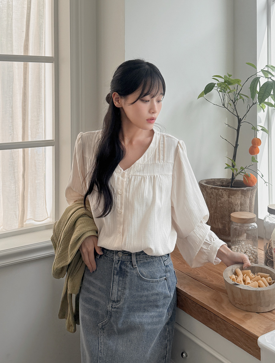 コントオンピンタックパフボタンブラウス