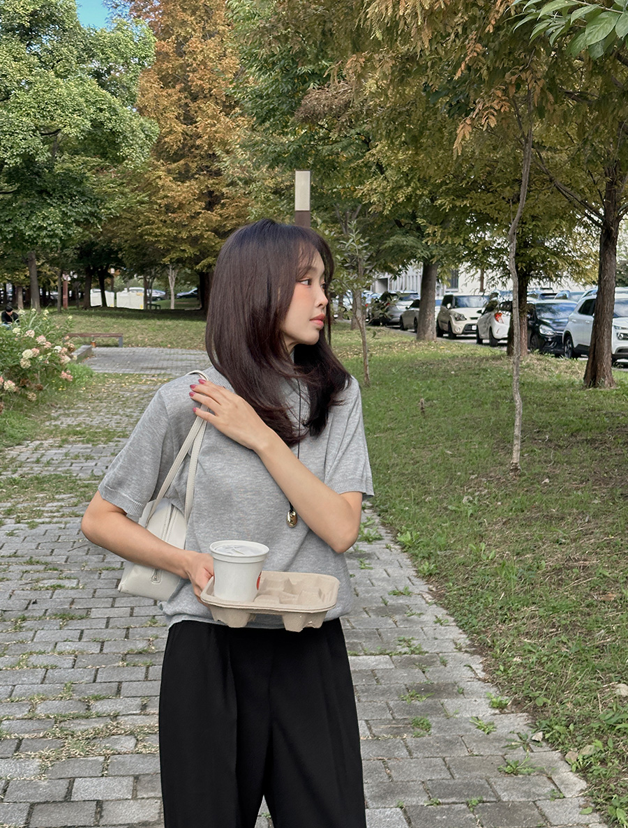 チューベンベーシックモックネックニット