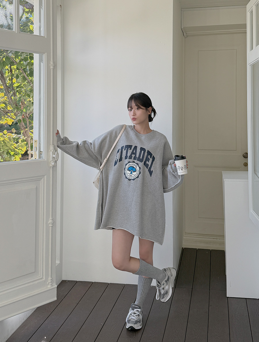 プルアデンヤンギモプリンティングロングティーシャツ