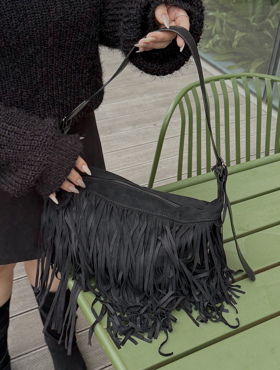 アテニュースエードテスルクロスバック