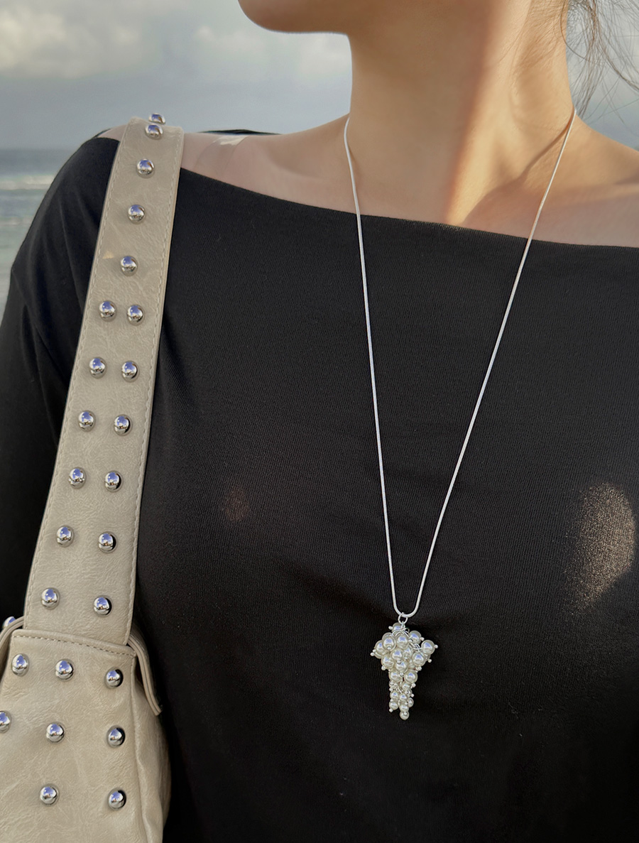 アジュムオブジェネックレス