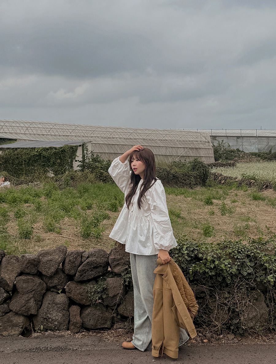 ネイプンパフシャーリングコットンブラウス