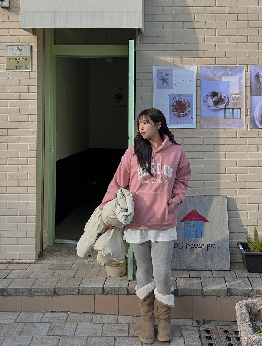 モンテスヤンギモ刺繍レタリングフードカットソー