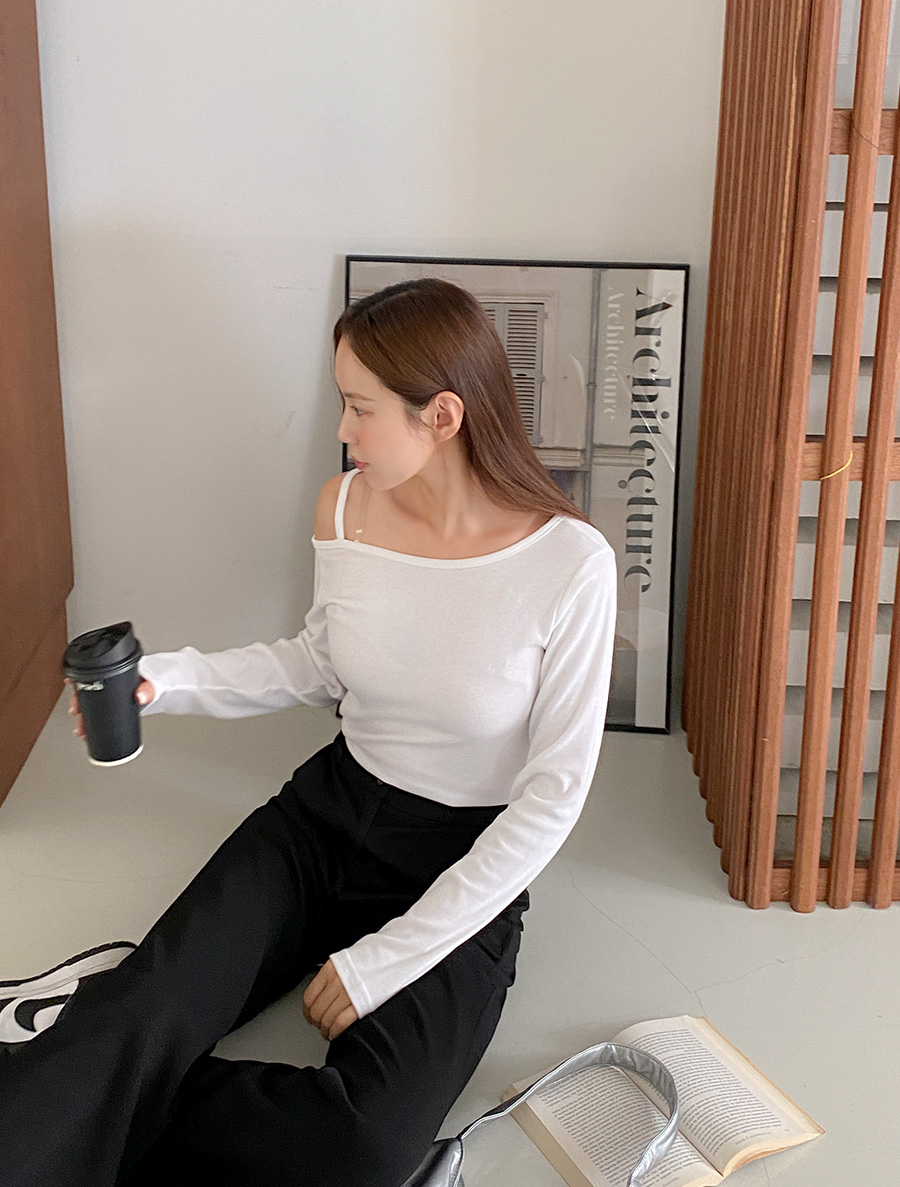 [EVELLET]ベユディンアンバランスオフショルダーティーシャツ