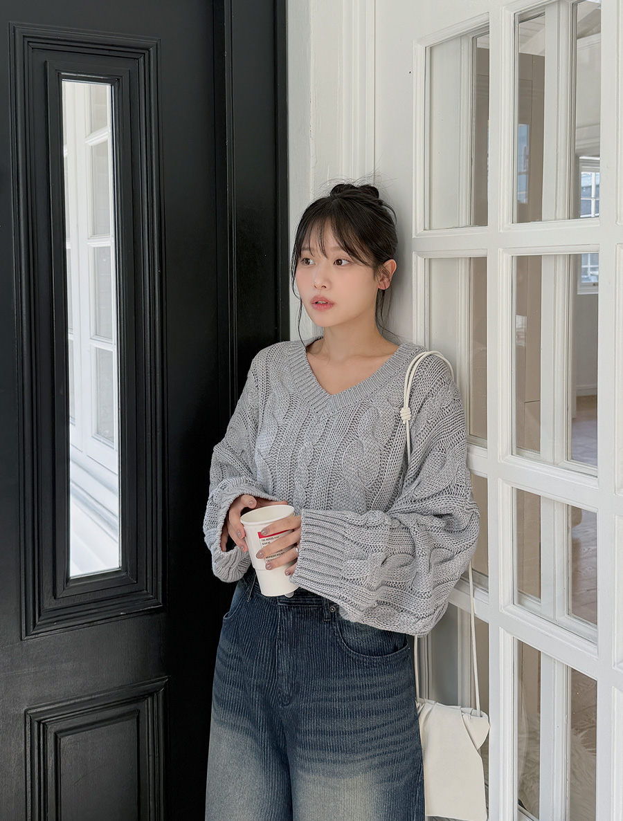 チューピエンクルーラーVネッククロップドニット