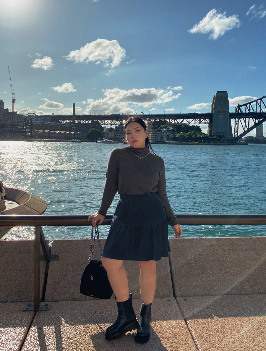 [EVELLET]リミットベロアフレアミニスカート