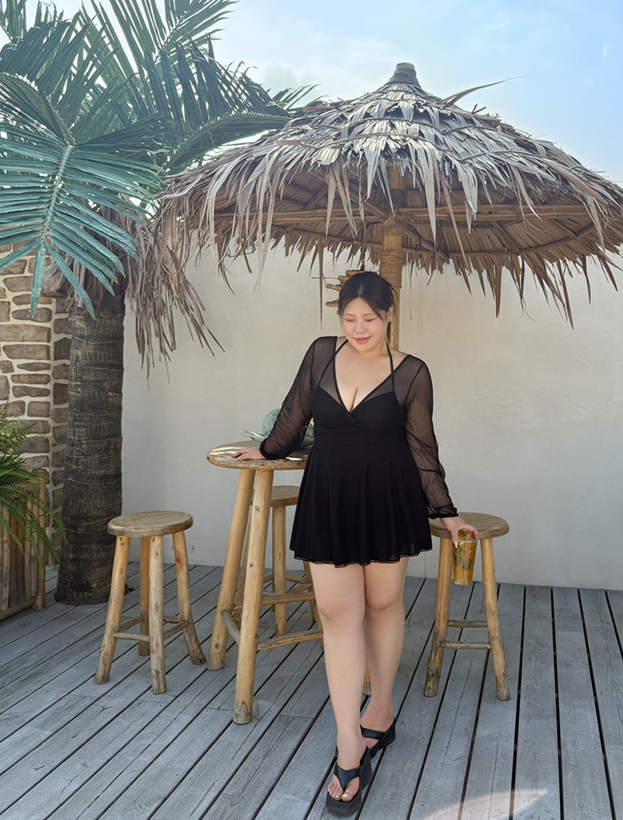 [EVELLET]ロティネシーツルーホルターワンピース水着