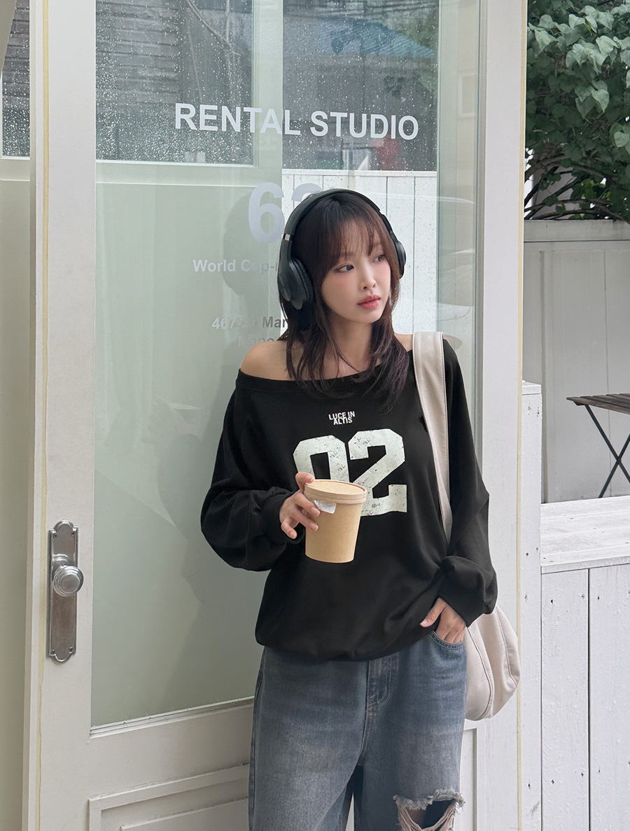 [EVELLET]ドピアオフショルダールーズフィットレタリングカットソー