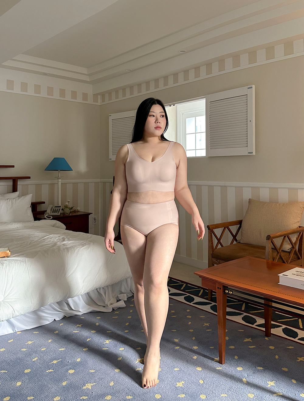 [EVELLET]デイナコートや無縫製パンティー