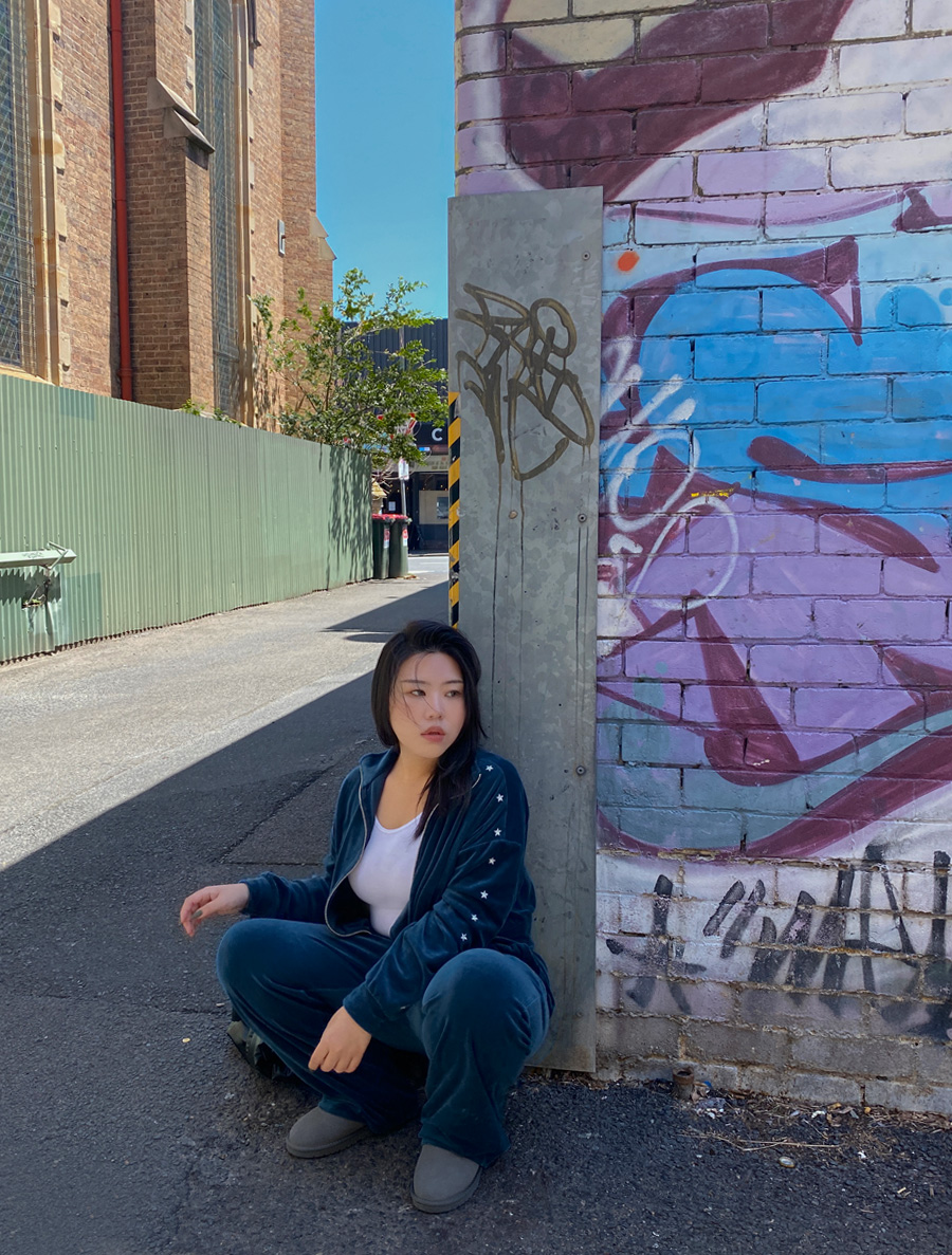 [EVELLET]ラトミュベロア星刺繍クロップドジップアップ