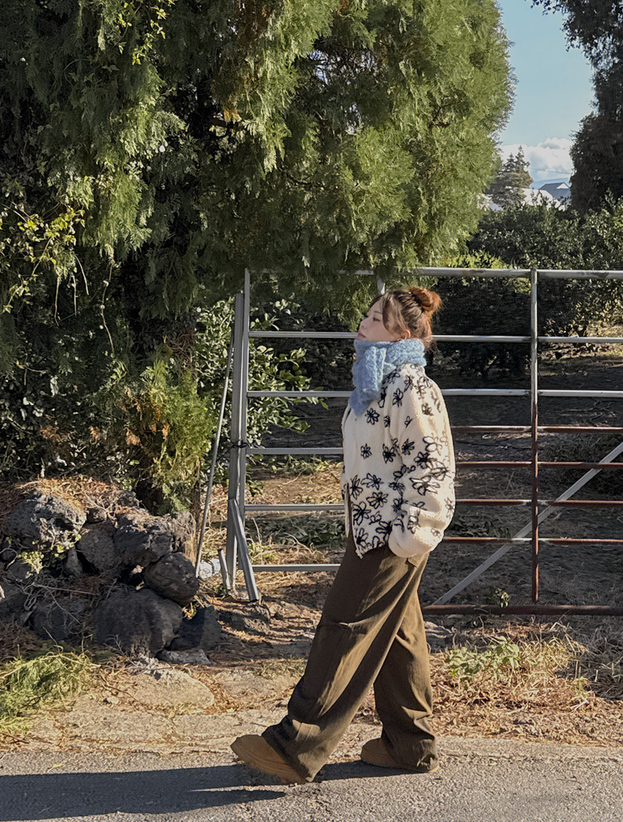 フユアフラワーダンブルジップアップ