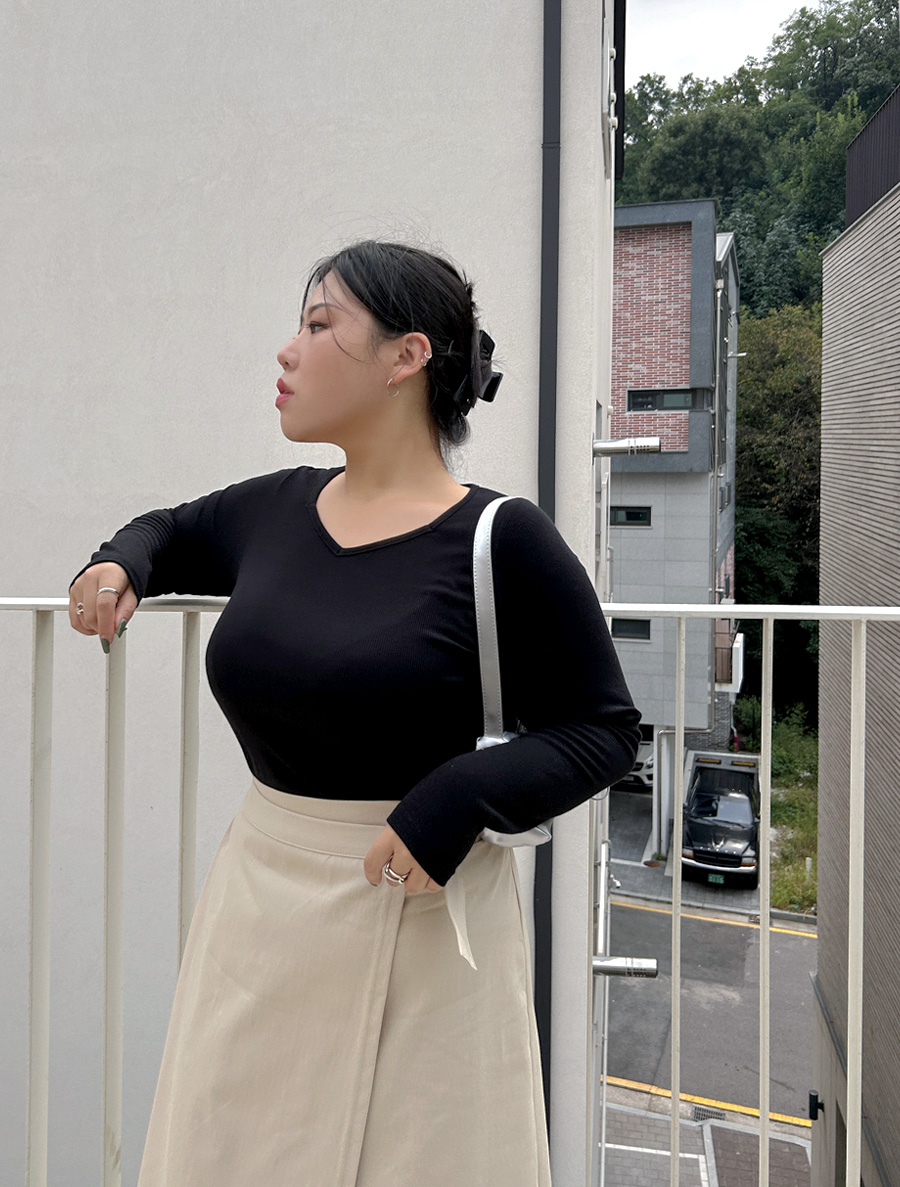 [EVELLET]ユイハゴルジハートネックティーシャツ