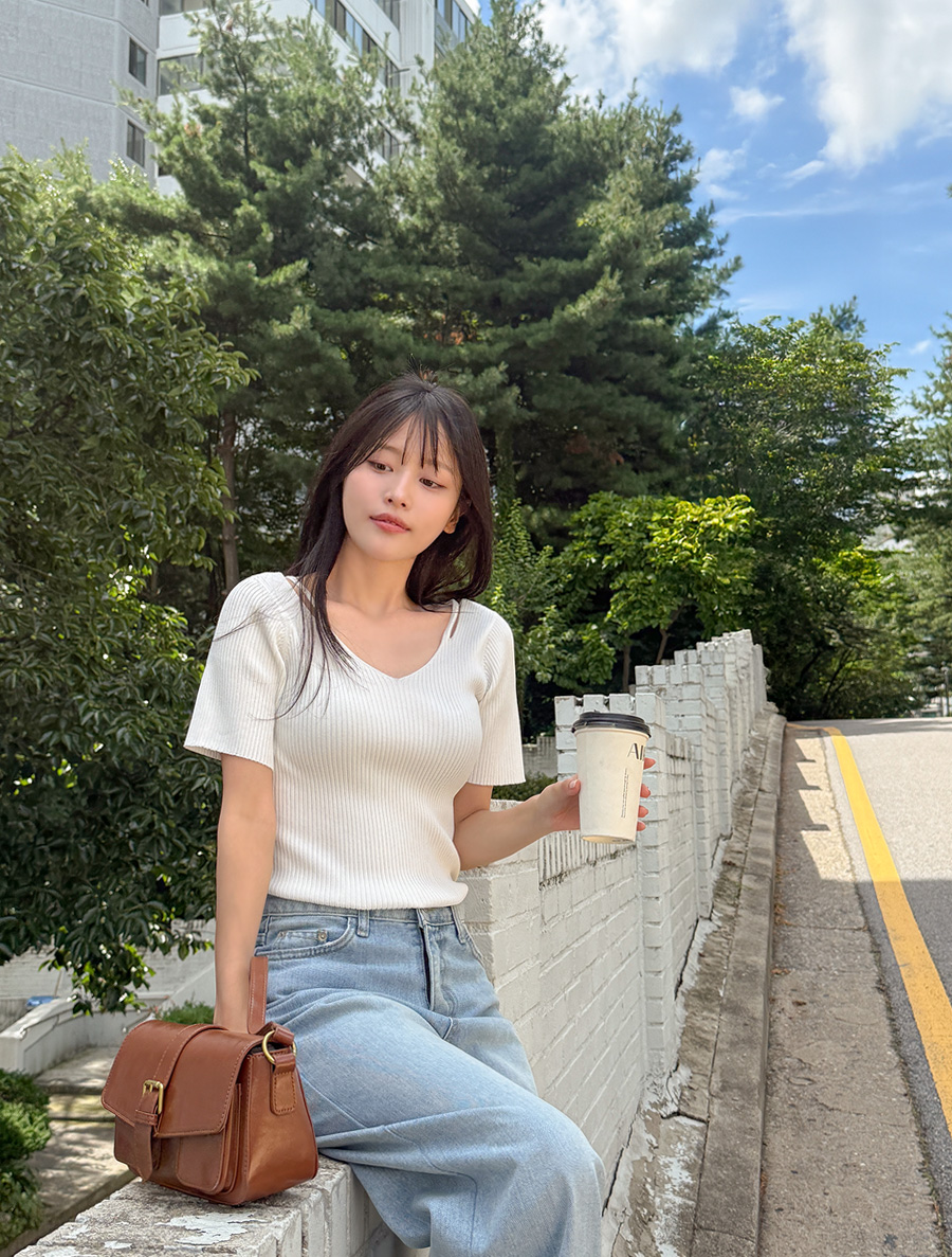 [EVELLET]ベルニーカットアウトセミクロップニット