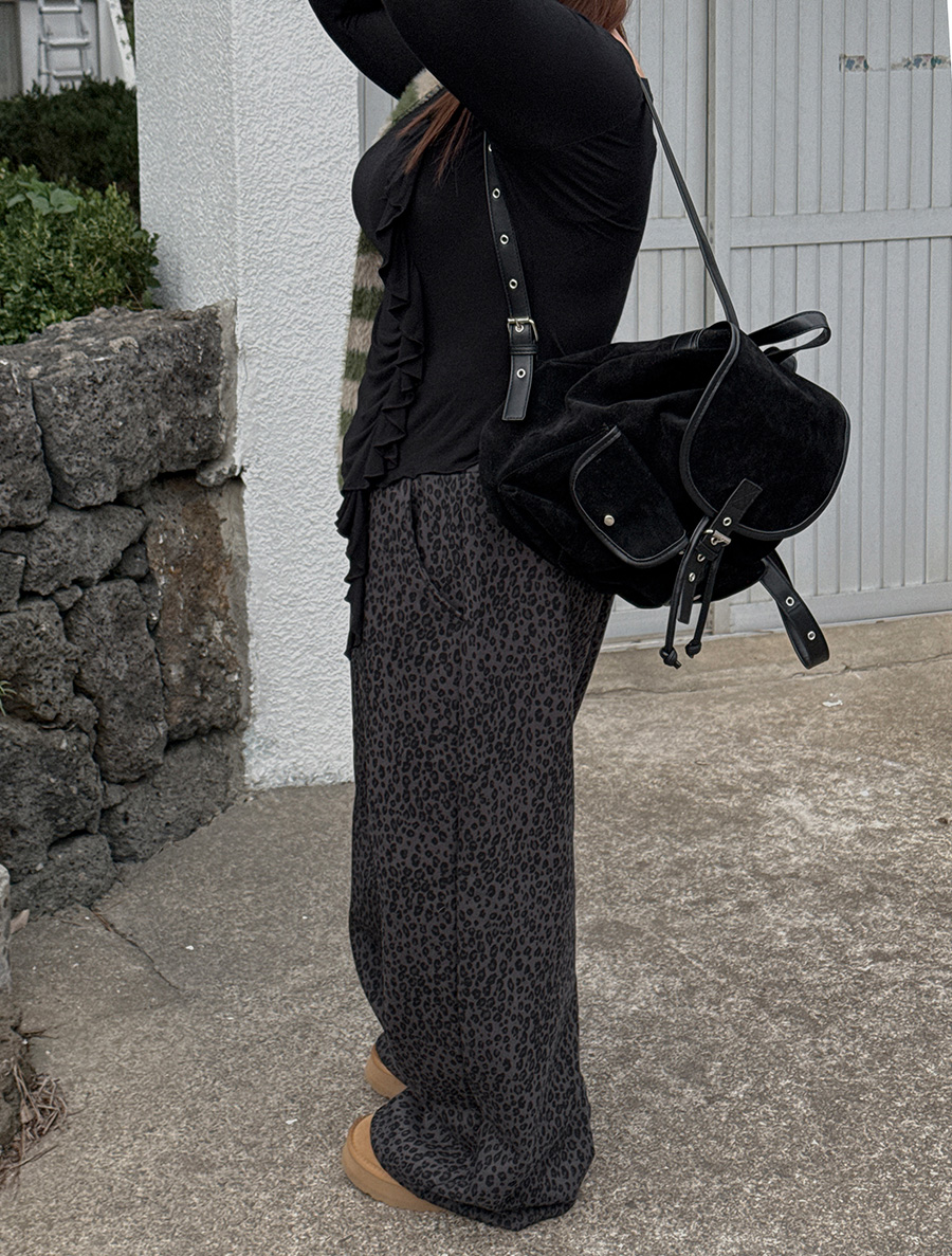 アービンドスエードバックルバックパック