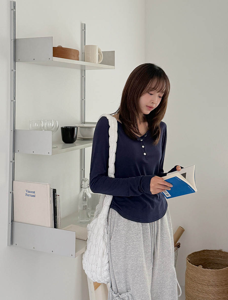 ヘンディミューボタンスパンティーシャツ